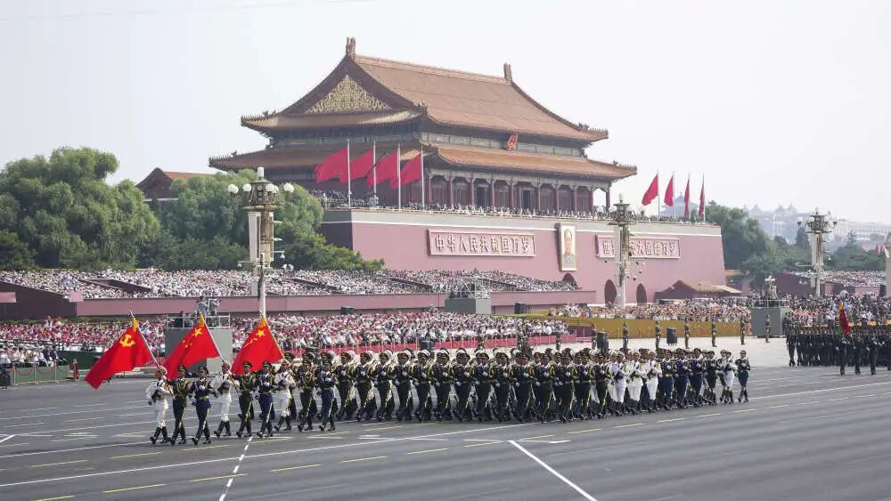 观阅兵盛况，聚奋进力量——mg冰球突破律威民商事排解中心进行九三阅兵典礼旁观活动