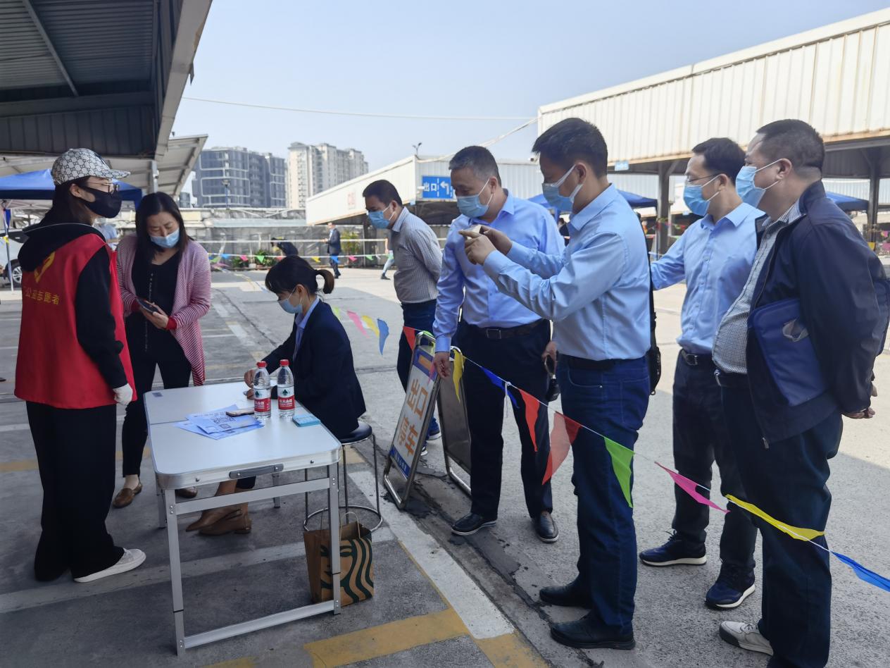 荆门市对表业务推进局副局长走访钱江商城查抄疫情防控工作