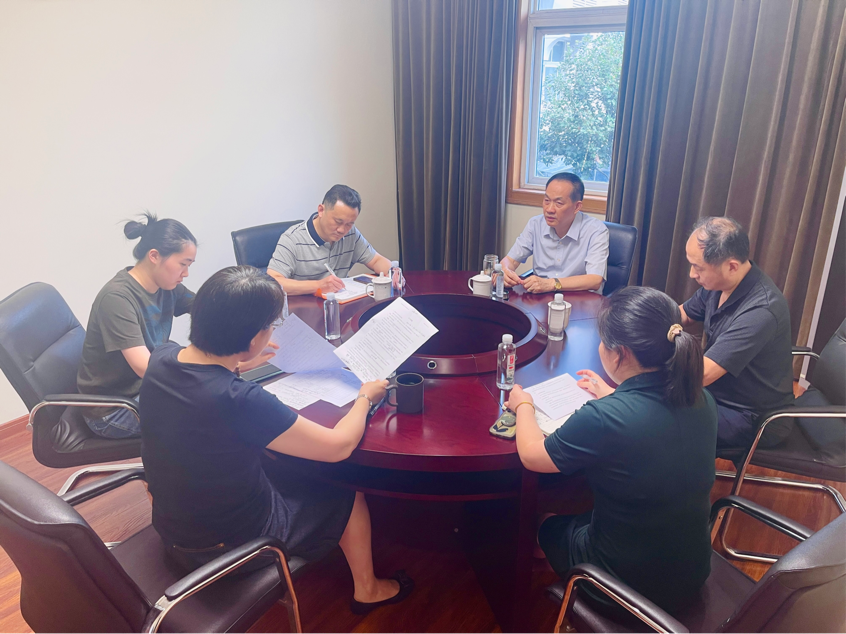 切脉市场动态，明确将来发展方向——董事长一行赴mg冰球突破进出口业务有限公司调研
