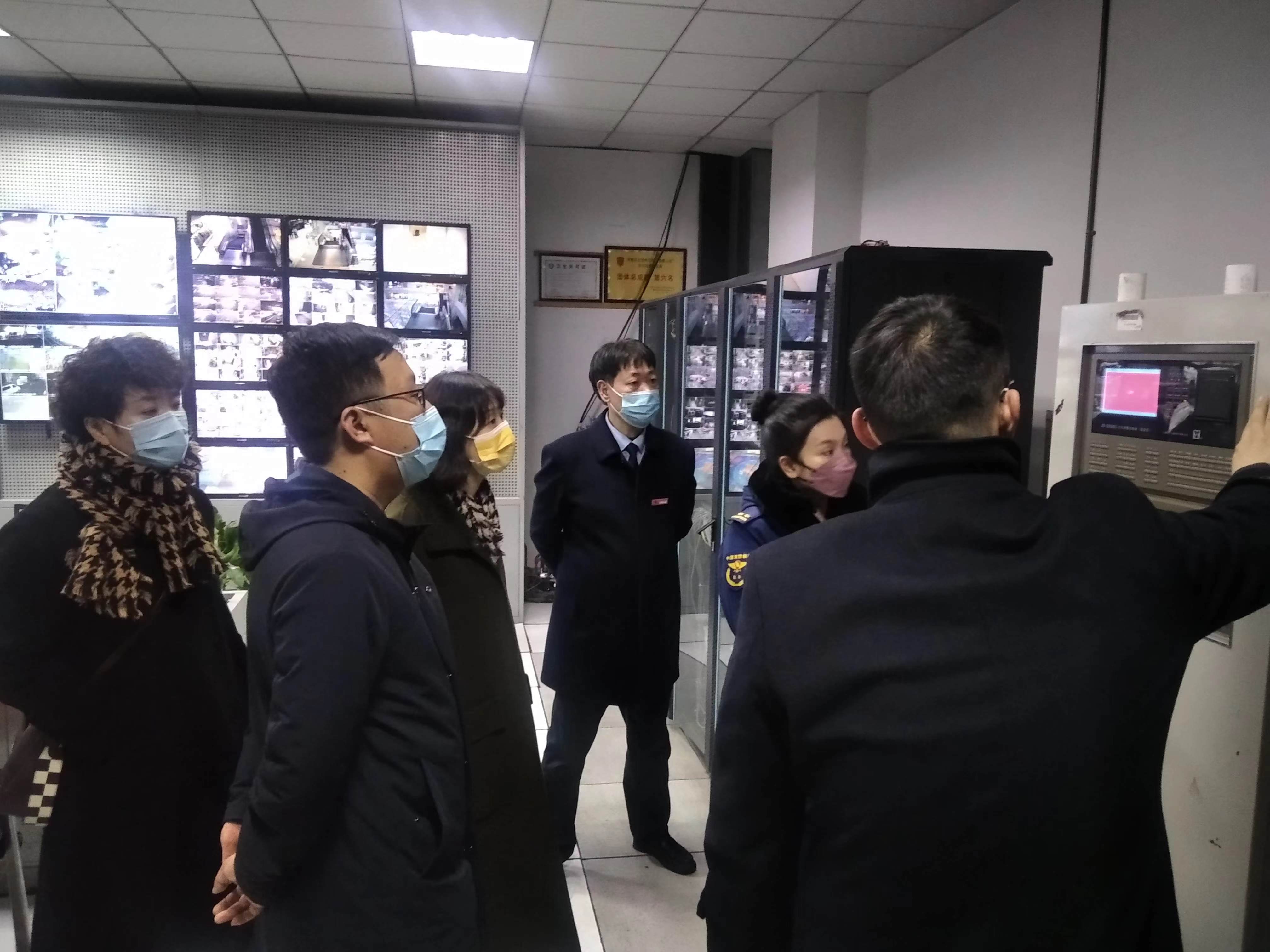 大关街路郑斌一行莅临水晶城查抄消防安全
