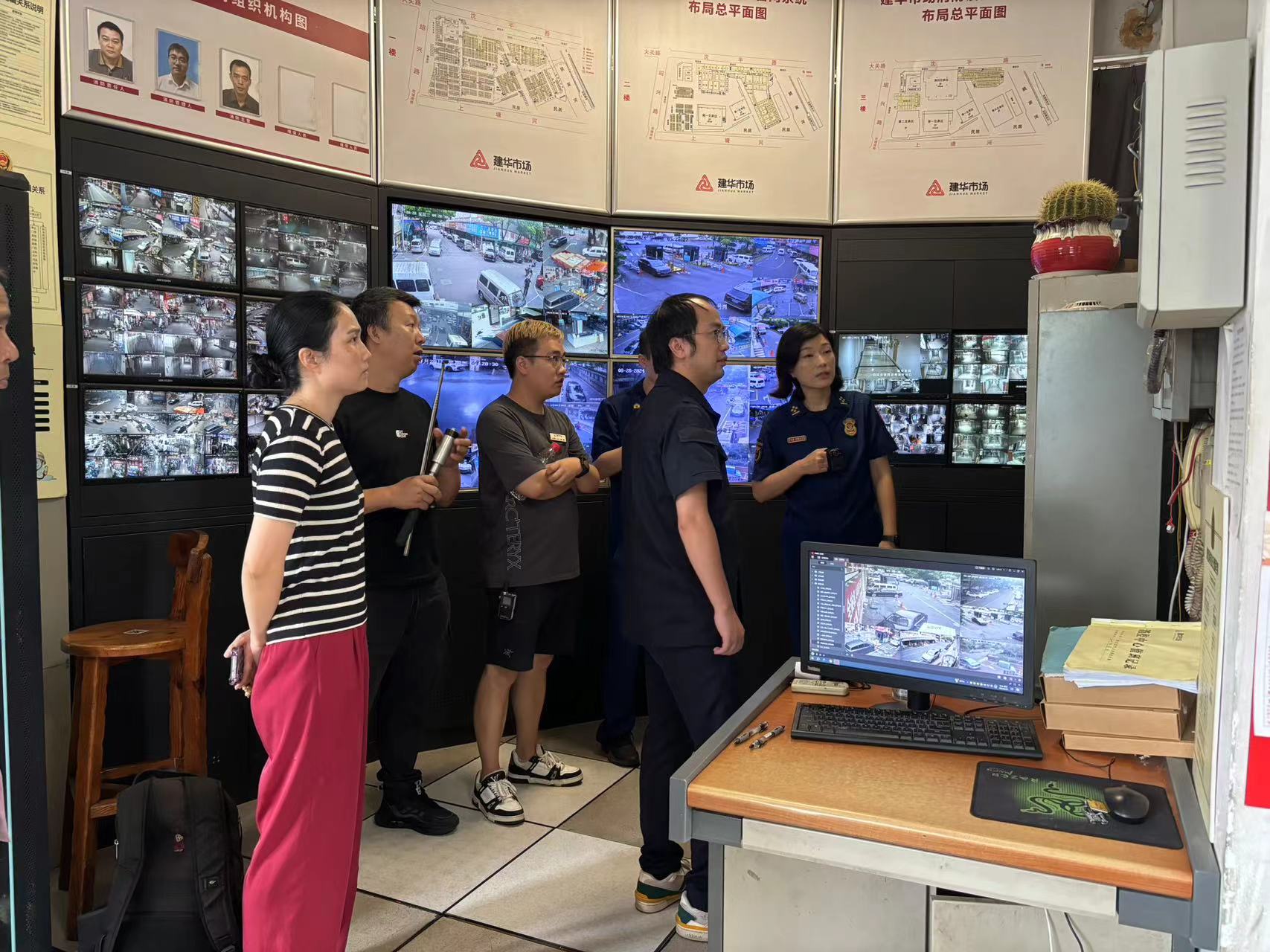 拱墅区消防接济大队赴mg冰球突破五金市场共筑消防安全樊篱