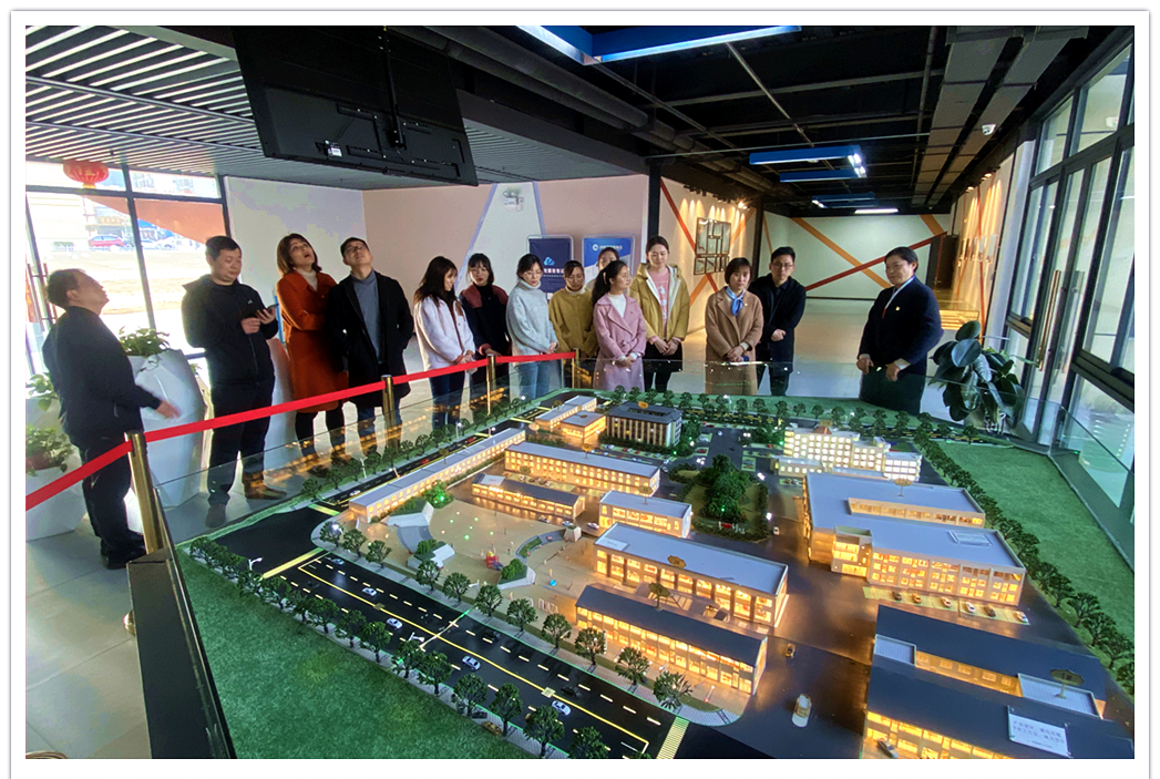 庐阳区组织部副部长凌梅一行 莅临庐阳mg冰球突破文创园领导调研