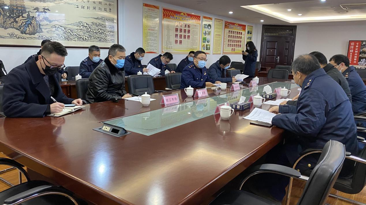 荆门市市场监督治理局副局长卢建祥莅临钱江商城领导工作
